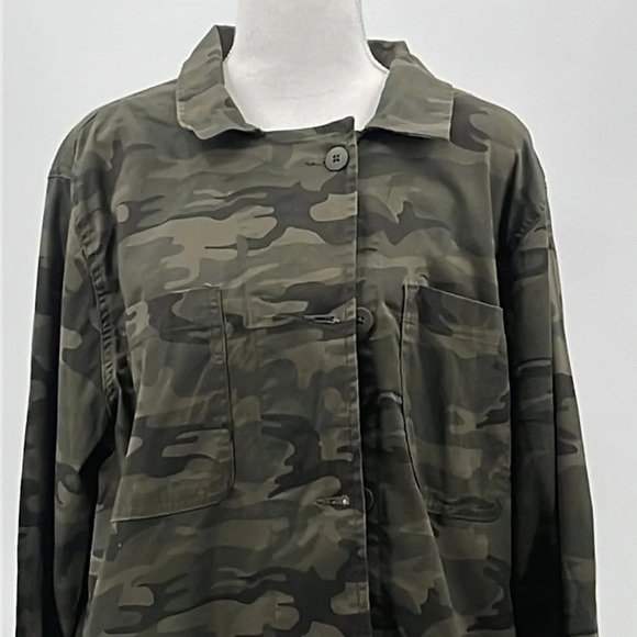 Sanctuary Camo Cropped Raw Hem Jacket - Size XL - Picture 3 of 6
